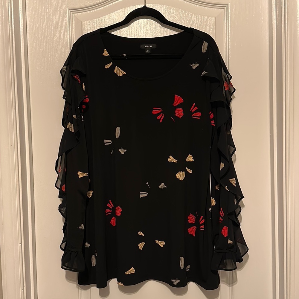 Alfani women’s pull over blouse with ruffled sleeves